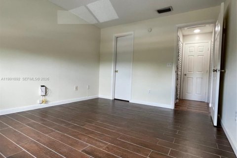 Снять в аренду кондоминиум в Холливуд, Флорида 1 спальня, 61.22м2, № 2057387 - фото 11