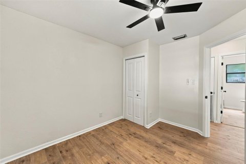 House in Tampa, Florida 3 bedrooms, 76.64 sq.m. № 2361280 - photo 25