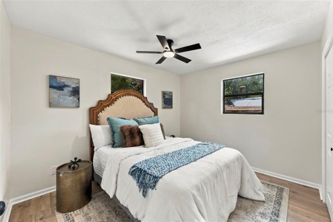 House in Tampa, Florida 3 bedrooms, 76.64 sq.m. № 2361280 - photo 15