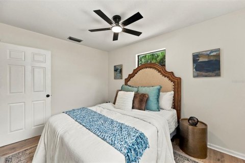 House in Tampa, Florida 3 bedrooms, 76.64 sq.m. № 2361280 - photo 17