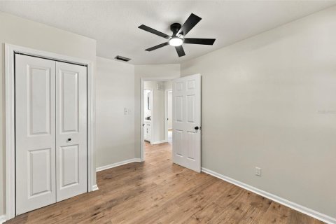 House in Tampa, Florida 3 bedrooms, 76.64 sq.m. № 2361280 - photo 24