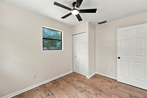 House in Tampa, Florida 3 bedrooms, 76.64 sq.m. № 2361280 - photo 27