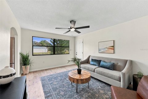 House in Tampa, Florida 3 bedrooms, 76.64 sq.m. № 2361280 - photo 12