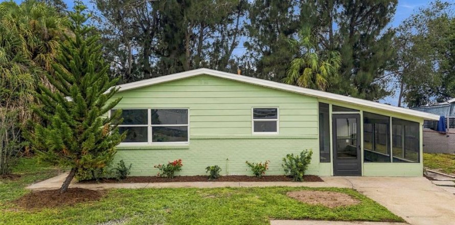 House in Tampa, Florida 3 bedrooms, 76.64 sq.m. № 2361280