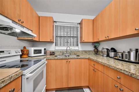 Condominio en venta en North Miami, Florida, 1 dormitorio, 64.2 m2 № 1611831 - foto 10