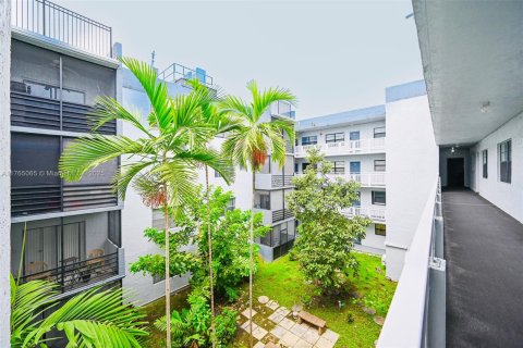 Condominio en venta en North Miami, Florida, 1 dormitorio, 64.2 m2 № 1611831 - foto 23