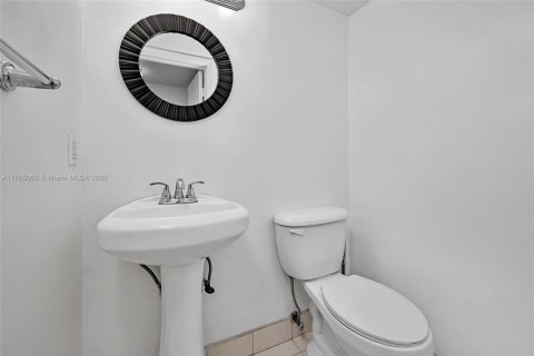 Condominio en venta en North Miami, Florida, 1 dormitorio, 64.2 m2 № 1611831 - foto 7