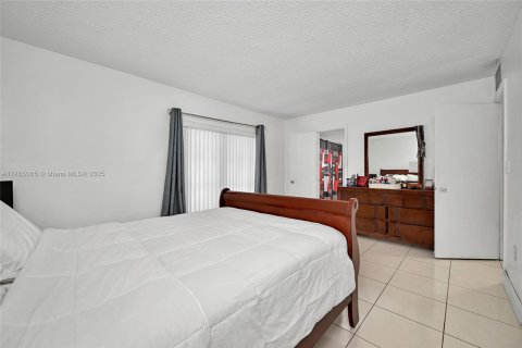 Condominio en venta en North Miami, Florida, 1 dormitorio, 64.2 m2 № 1611831 - foto 8