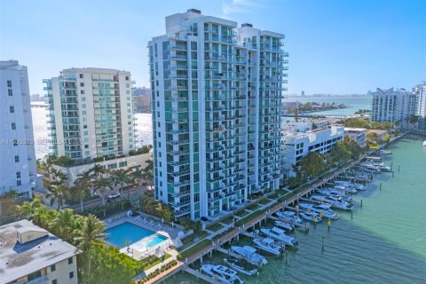 Condo in North Bay Village, Florida, 3 bedrooms № 1994352 - photo 5