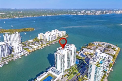 Condo in North Bay Village, Florida, 3 bedrooms № 1994352 - photo 8