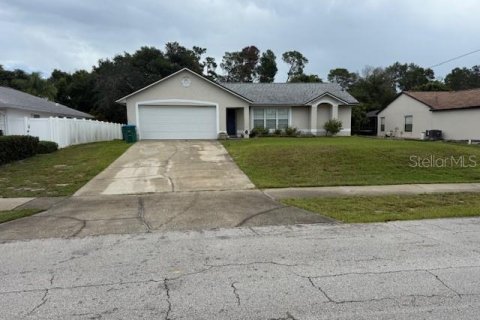 Villa ou maison à vendre à Deltona, Floride: 3 chambres, 130.34 m2 № 1903036 - photo 1