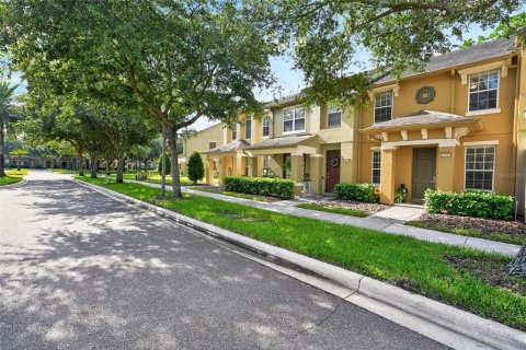 Townhouse in Windermere, Florida 3 bedrooms, 152.73 sq.m. № 2258506 - photo 2