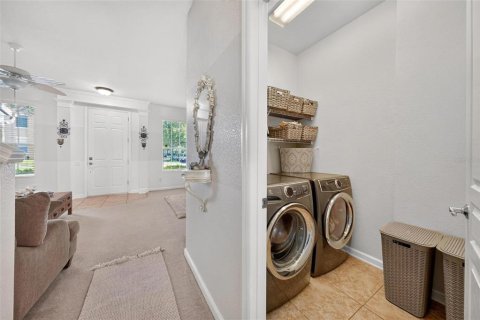Townhouse in Windermere, Florida 3 bedrooms, 152.73 sq.m. № 2258506 - photo 26