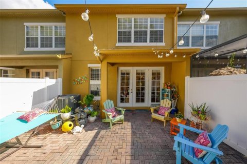 Townhouse in Windermere, Florida 3 bedrooms, 152.73 sq.m. № 2258506 - photo 24