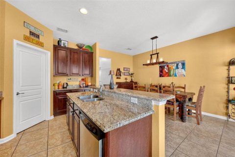 Townhouse in Windermere, Florida 3 bedrooms, 152.73 sq.m. № 2258506 - photo 17