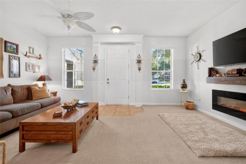 Townhouse in Windermere, Florida 3 bedrooms, 152.73 sq.m. № 2258506 - photo 13
