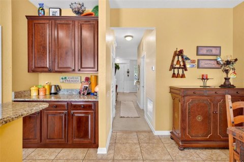 Townhouse in Windermere, Florida 3 bedrooms, 152.73 sq.m. № 2258506 - photo 20