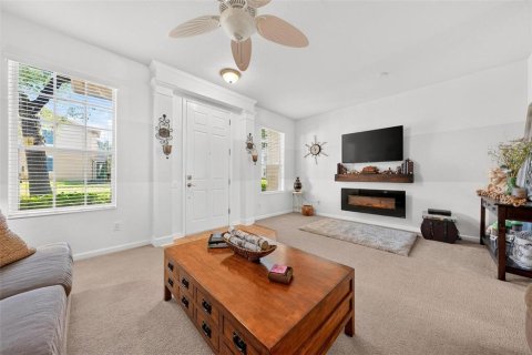 Townhouse in Windermere, Florida 3 bedrooms, 152.73 sq.m. № 2258506 - photo 12
