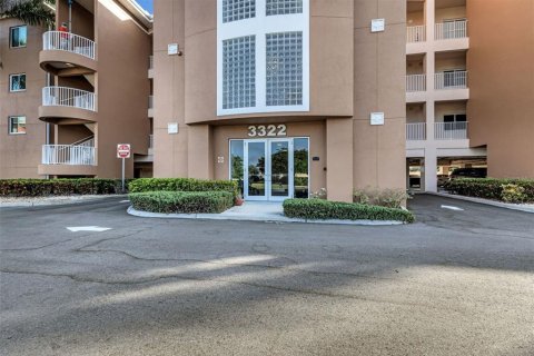 Condo in Punta Gorda, Florida, 2 bedrooms № 2166299 - photo 2