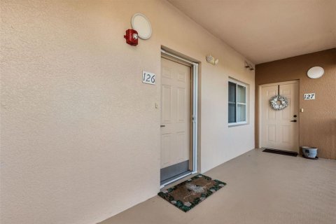 Condo in Punta Gorda, Florida, 2 bedrooms № 2166299 - photo 6