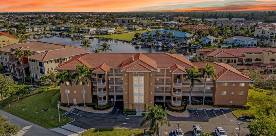 Condo in Punta Gorda, Florida, 2 bedrooms № 2166299