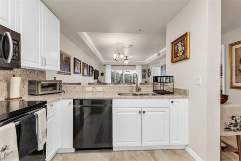 Condo in Punta Gorda, Florida, 2 bedrooms № 2166299 - photo 12