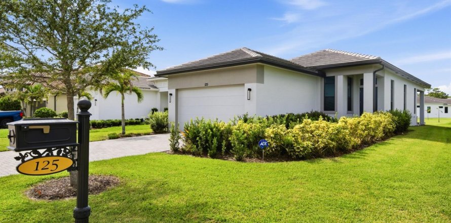 Casa en Port St. Lucie, Florida 2 dormitorios, 138.42 m2 № 2366311