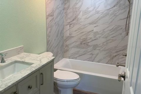 Townhouse in Seminole, Florida 4 bedrooms, 201.97 sq.m. № 2391510 - photo 22