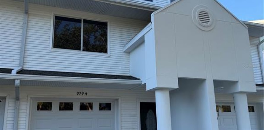 Townhouse in Seminole, Florida 4 bedrooms, 201.97 sq.m. № 2391510