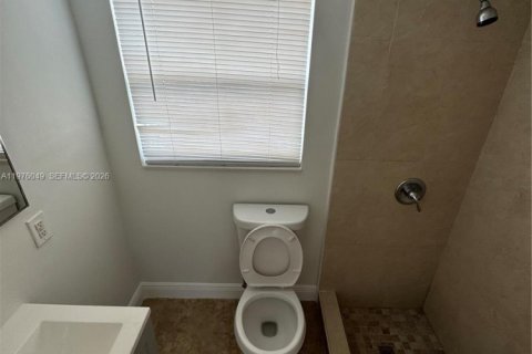 House in Miami Gardens, Florida 4 bedrooms, 117.61 sq.m. № 2040470 - photo 13