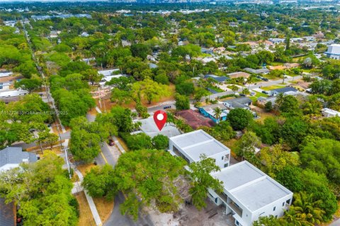 Propiedad comercial en venta en Fort Lauderdale, Florida, 228.73 m2 № 1975842 - foto 8