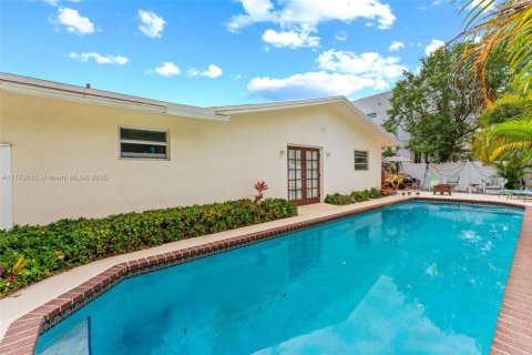 Propiedad comercial en venta en Fort Lauderdale, Florida, 228.73 m2 № 1975842 - foto 5