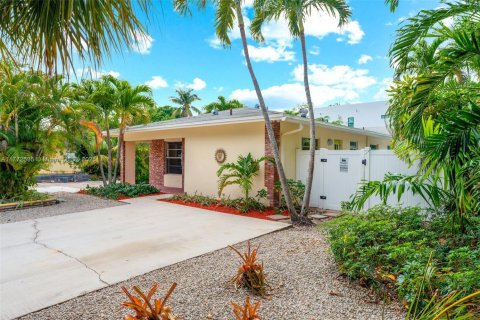 Propiedad comercial en venta en Fort Lauderdale, Florida, 228.73 m2 № 1975842 - foto 10