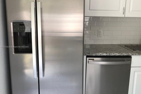 Propiedad comercial en venta en Fort Lauderdale, Florida, 228.73 m2 № 1975842 - foto 13