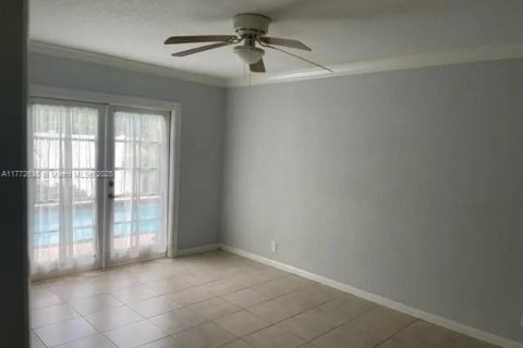 Propiedad comercial en venta en Fort Lauderdale, Florida, 228.73 m2 № 1975842 - foto 22