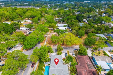 Propiedad comercial en venta en Fort Lauderdale, Florida, 228.73 m2 № 1975842 - foto 11