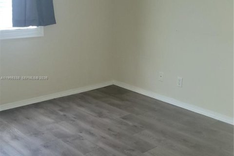 Touwnhouse à vendre à Weston, Floride: 2 chambres, 103.12 m2 № 2011970 - photo 7