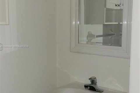 Touwnhouse à vendre à Weston, Floride: 2 chambres, 103.12 m2 № 2011970 - photo 6