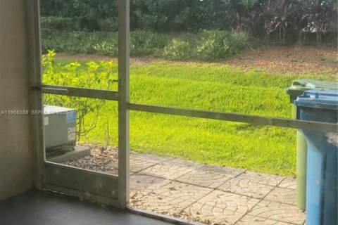 Touwnhouse à vendre à Weston, Floride: 2 chambres, 103.12 m2 № 2011970 - photo 13