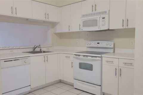 Touwnhouse à vendre à Weston, Floride: 2 chambres, 103.12 m2 № 2011970 - photo 12