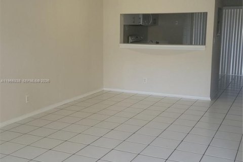 Touwnhouse à vendre à Weston, Floride: 2 chambres, 103.12 m2 № 2011970 - photo 4