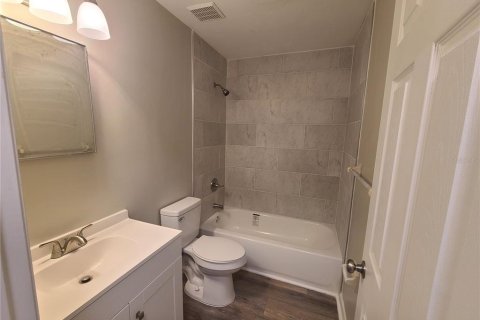 Apartment in Gainesville, Florida 2 bedrooms, 228.91 sq.m. № 1918241 - photo 5