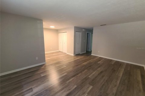 Apartment in Gainesville, Florida 2 bedrooms, 228.91 sq.m. № 1918241 - photo 3