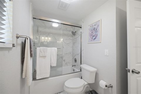 House in New Port Richey, Florida 2 bedrooms, 155.43 sq.m. № 2421897 - photo 28