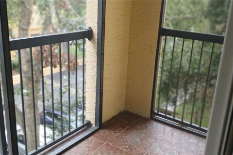 Condo in Tampa, Florida, 2 bedrooms  № 1901081 - photo 12