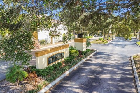 Condo in Tampa, Florida, 2 bedrooms  № 1901081 - photo 28