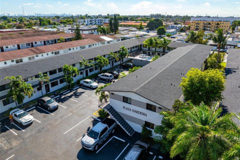 Apartment in Hialeah, Florida 1 bedroom, 55.74 sq.m. № 2042011 - photo 7