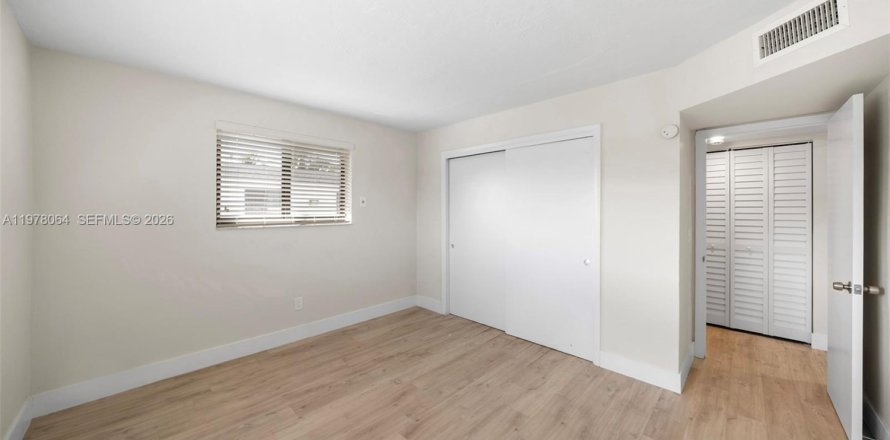 Apartment in Hialeah, Florida 1 bedroom, 55.74 sq.m. № 2042011