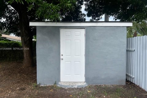 House in Fort Lauderdale, Florida 3 bedrooms, 107.67 sq.m. № 2178420 - photo 7