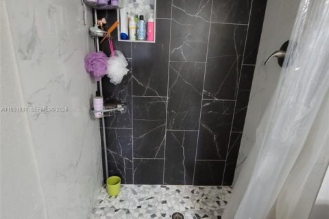 Снять в аренду квартиру в Майами, Флорида 2 спальни, 93.83м2, № 2006076 - фото 9